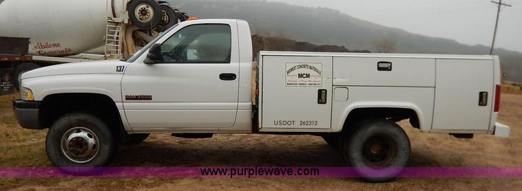 image for item K7384 2001 Dodge Ram 3500 utility truck