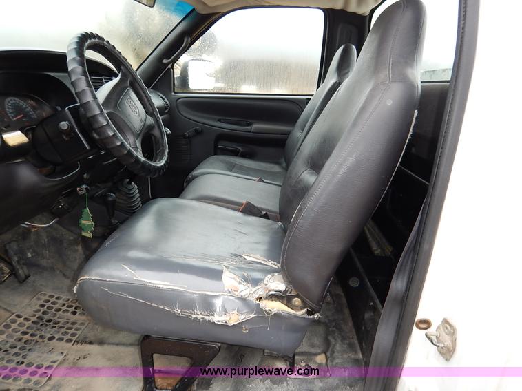 image for item K7384 2001 Dodge Ram 3500 utility truck