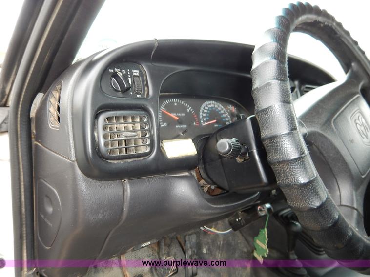 image for item K7384 2001 Dodge Ram 3500 utility truck