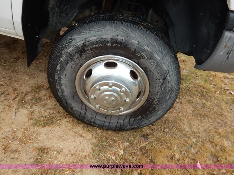 image for item K7384 2001 Dodge Ram 3500 utility truck