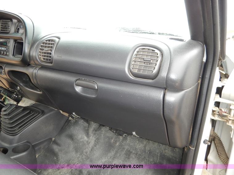 image for item K7384 2001 Dodge Ram 3500 utility truck