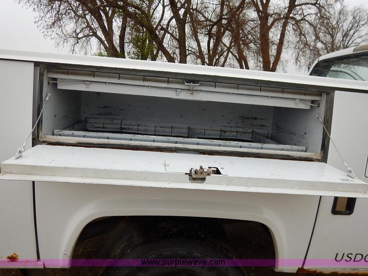 image for item K7384 2001 Dodge Ram 3500 utility truck