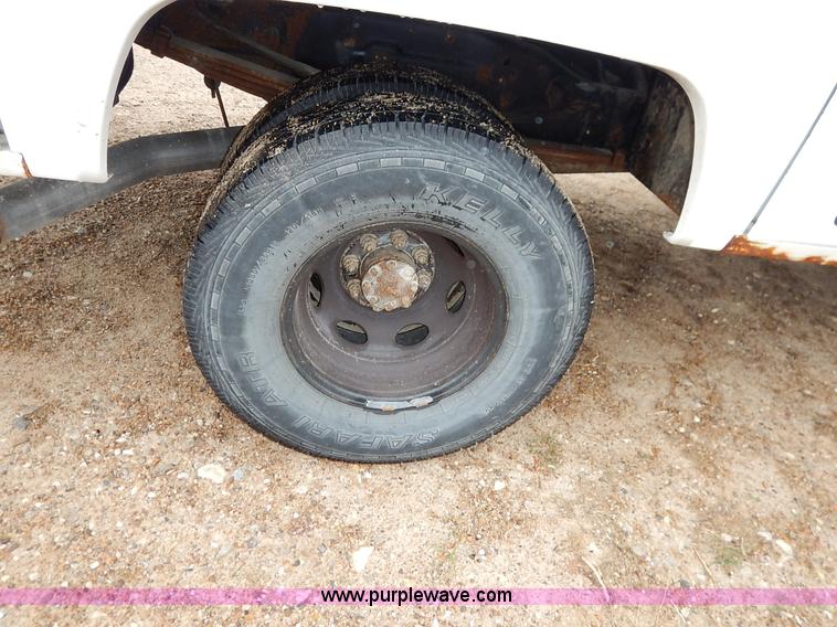 image for item K7384 2001 Dodge Ram 3500 utility truck