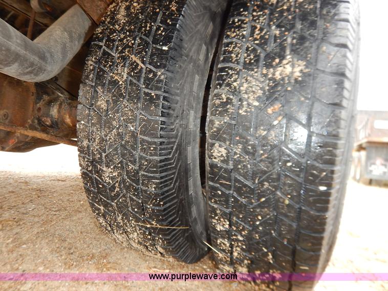 image for item K7384 2001 Dodge Ram 3500 utility truck