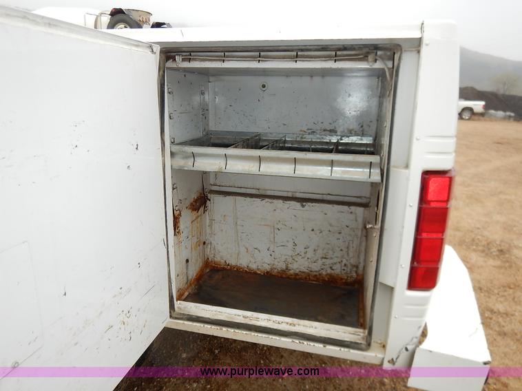 image for item K7384 2001 Dodge Ram 3500 utility truck