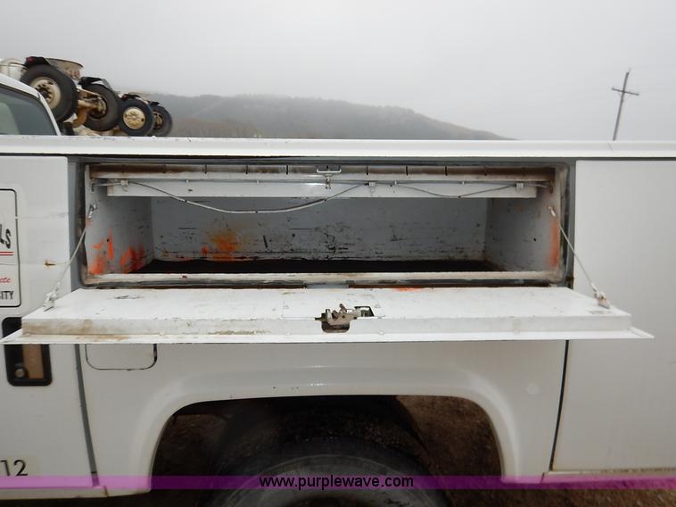 image for item K7384 2001 Dodge Ram 3500 utility truck