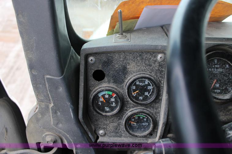 image for item L6705 1999 Mack RD690S mixer truck