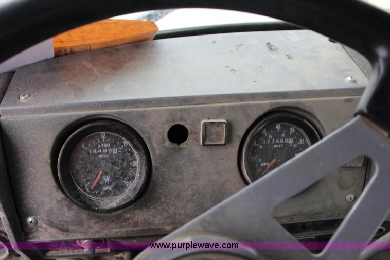 image for item L6705 1999 Mack RD690S mixer truck