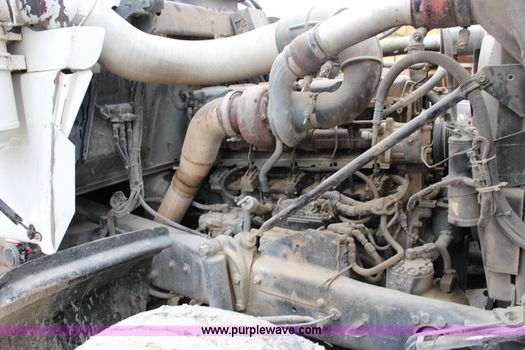 image for item L6705 1999 Mack RD690S mixer truck