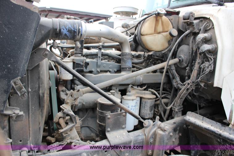 image for item L6705 1999 Mack RD690S mixer truck