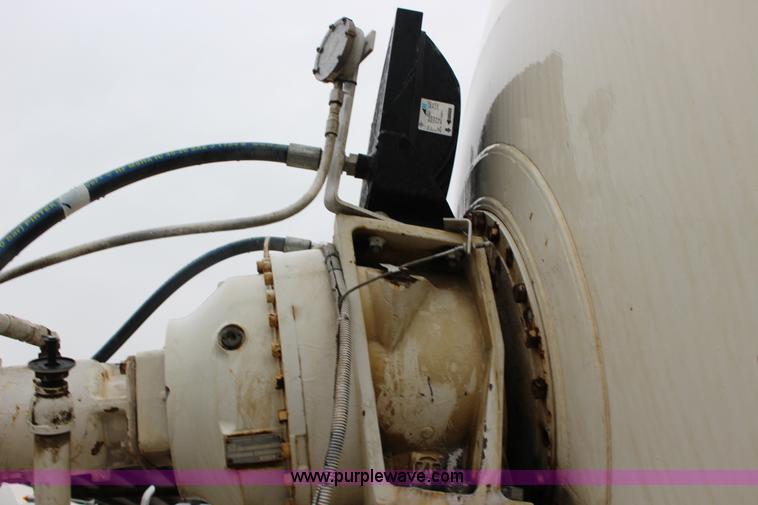 image for item L6705 1999 Mack RD690S mixer truck