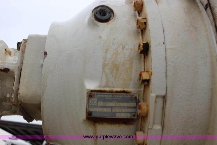 image for item L6705 1999 Mack RD690S mixer truck