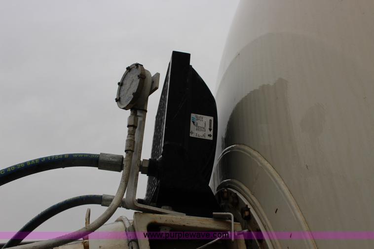 image for item L6705 1999 Mack RD690S mixer truck