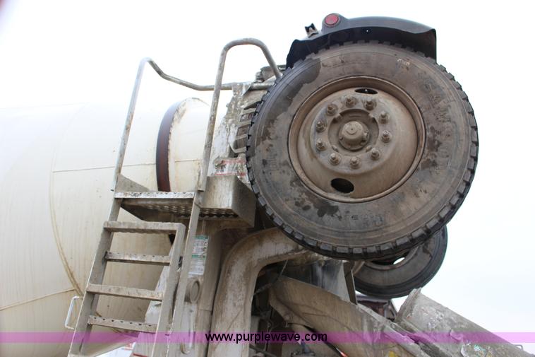 image for item L6705 1999 Mack RD690S mixer truck