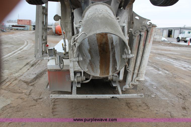 image for item L6705 1999 Mack RD690S mixer truck