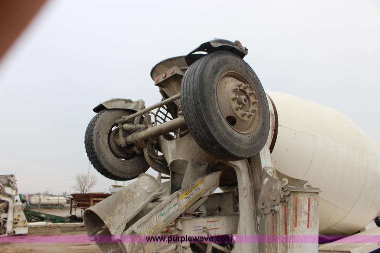 image for item L6705 1999 Mack RD690S mixer truck