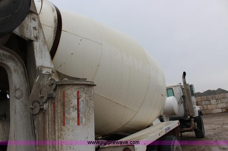 image for item L6705 1999 Mack RD690S mixer truck