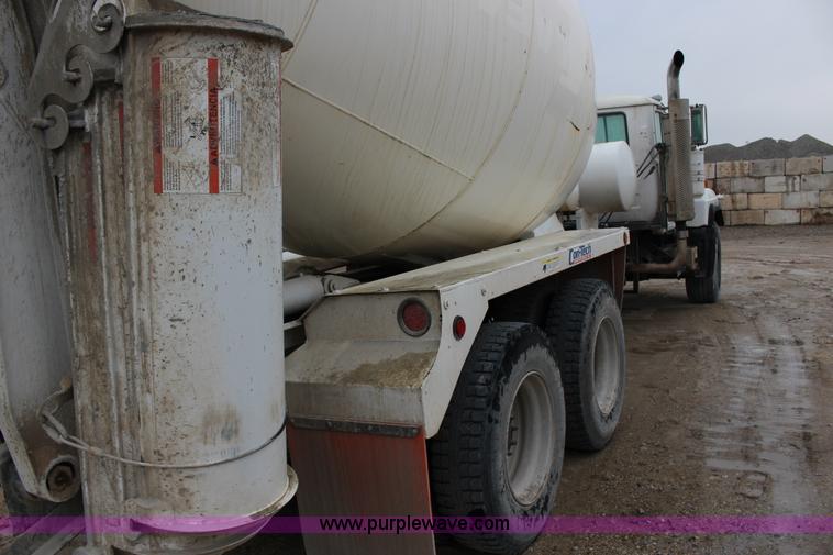 image for item L6705 1999 Mack RD690S mixer truck