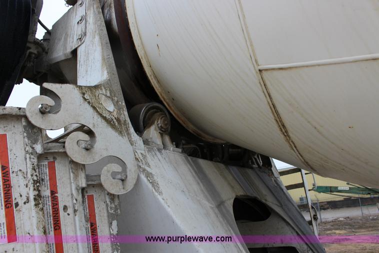 image for item L6705 1999 Mack RD690S mixer truck