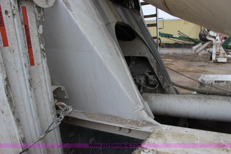 image for item L6705 1999 Mack RD690S mixer truck