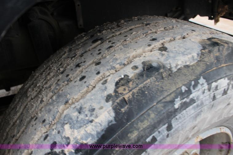 image for item L6705 1999 Mack RD690S mixer truck