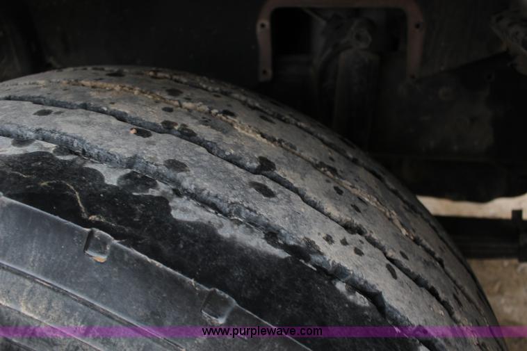 image for item L6705 1999 Mack RD690S mixer truck