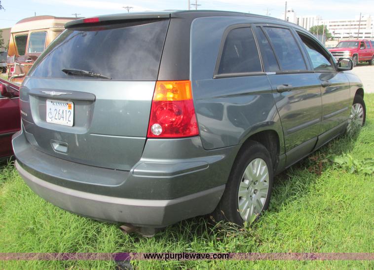 image for item I9517 2005 Chrysler Pacifica SUV