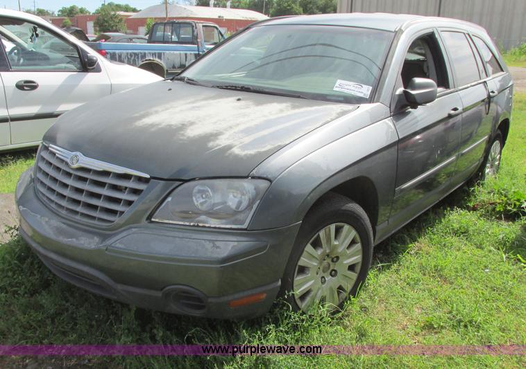 image for item I9517 2005 Chrysler Pacifica SUV