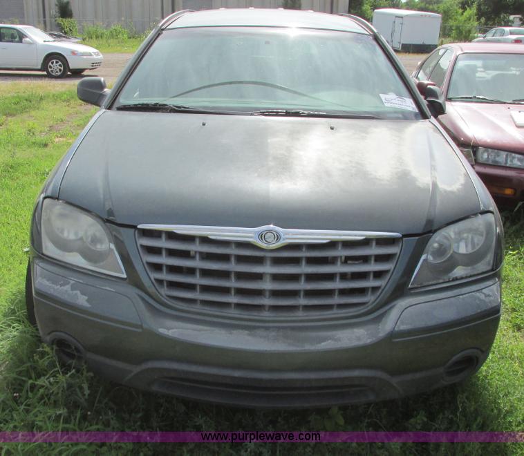 image for item I9517 2005 Chrysler Pacifica SUV