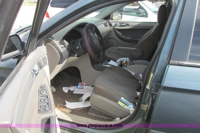 image for item I9517 2005 Chrysler Pacifica SUV