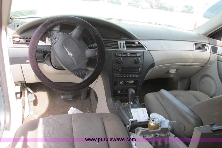 image for item I9517 2005 Chrysler Pacifica SUV