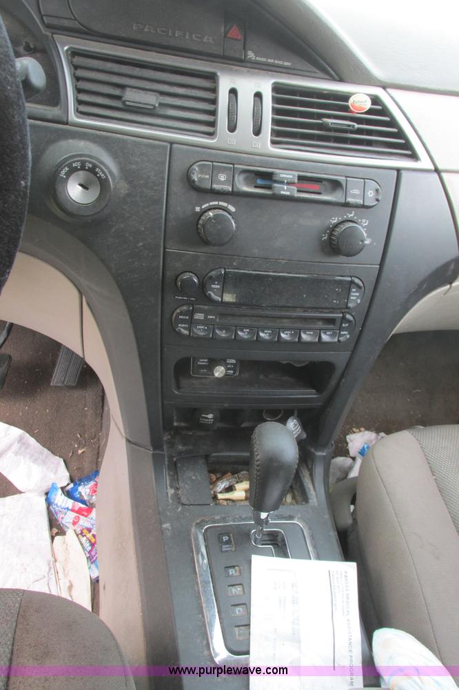 image for item I9517 2005 Chrysler Pacifica SUV