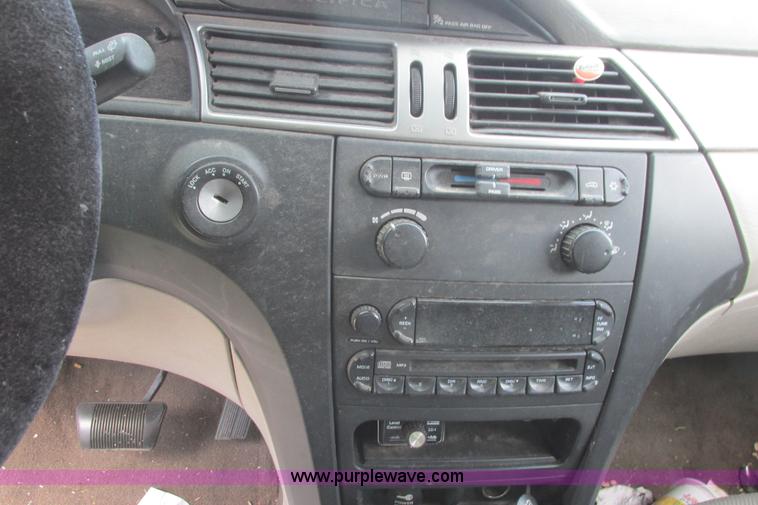 image for item I9517 2005 Chrysler Pacifica SUV