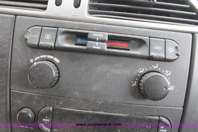 image for item I9517 2005 Chrysler Pacifica SUV