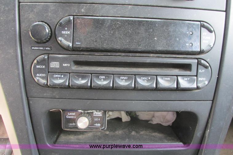 image for item I9517 2005 Chrysler Pacifica SUV