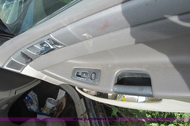 image for item I9517 2005 Chrysler Pacifica SUV