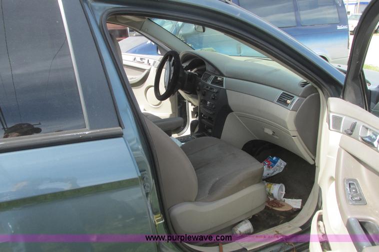 image for item I9517 2005 Chrysler Pacifica SUV