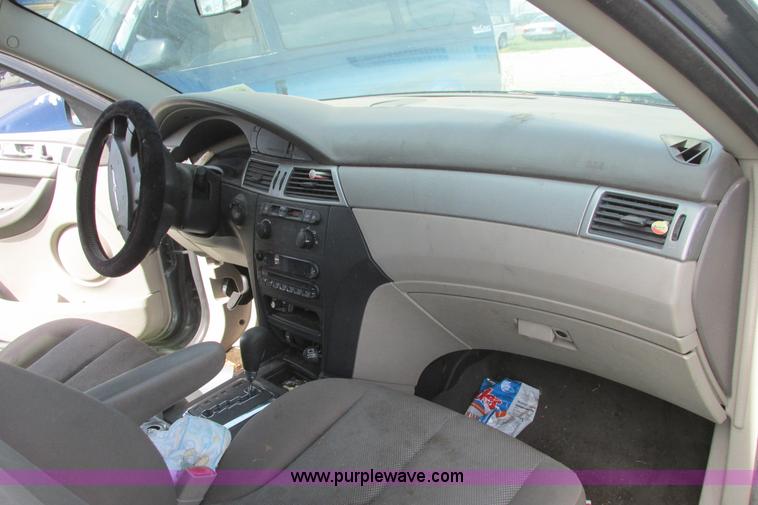image for item I9517 2005 Chrysler Pacifica SUV