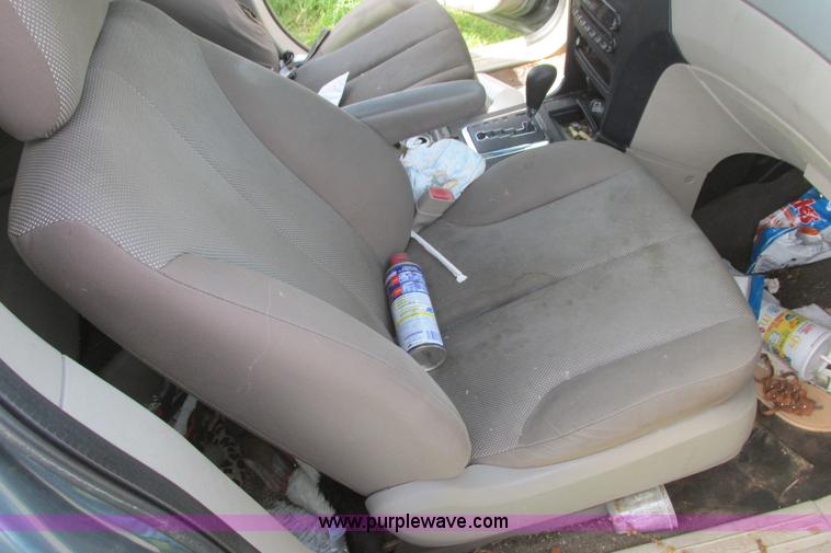 image for item I9517 2005 Chrysler Pacifica SUV