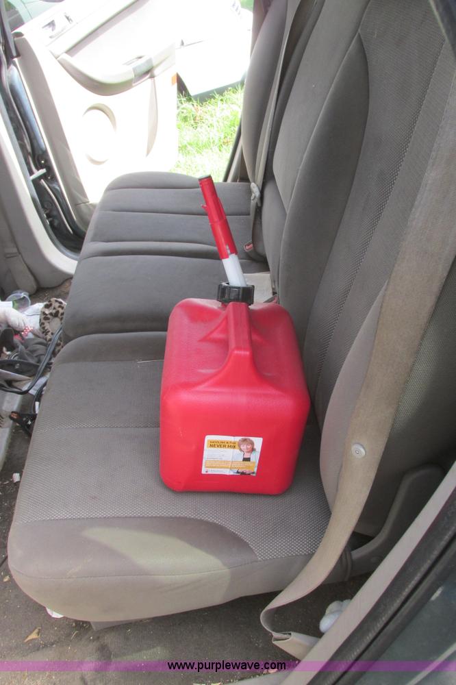 image for item I9517 2005 Chrysler Pacifica SUV