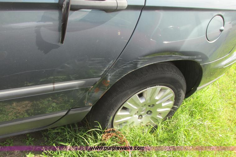 image for item I9517 2005 Chrysler Pacifica SUV
