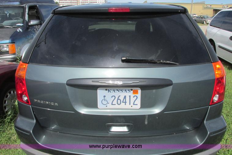 image for item I9517 2005 Chrysler Pacifica SUV