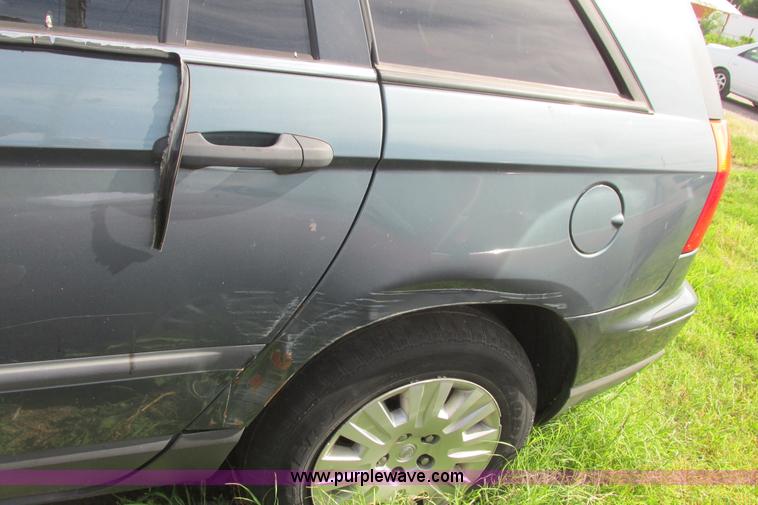image for item I9517 2005 Chrysler Pacifica SUV
