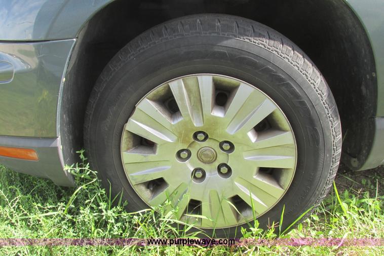 image for item I9517 2005 Chrysler Pacifica SUV