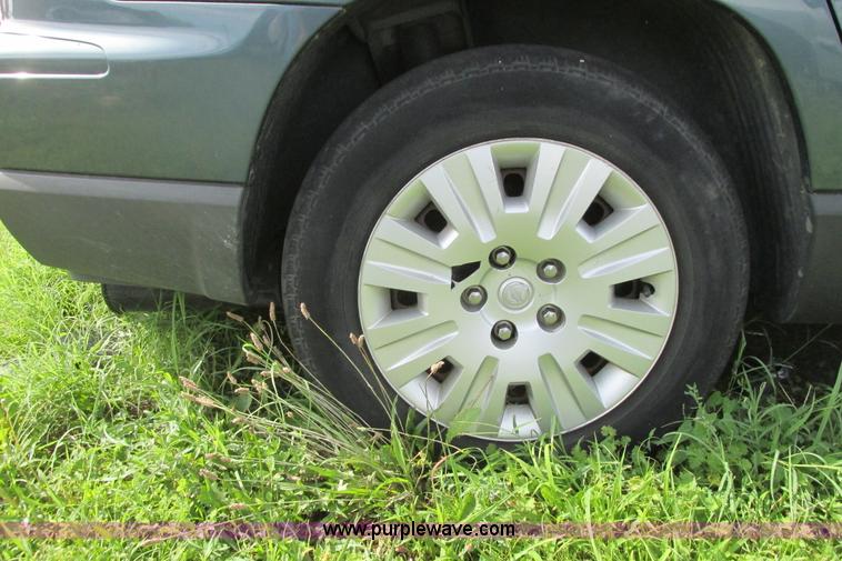 image for item I9517 2005 Chrysler Pacifica SUV