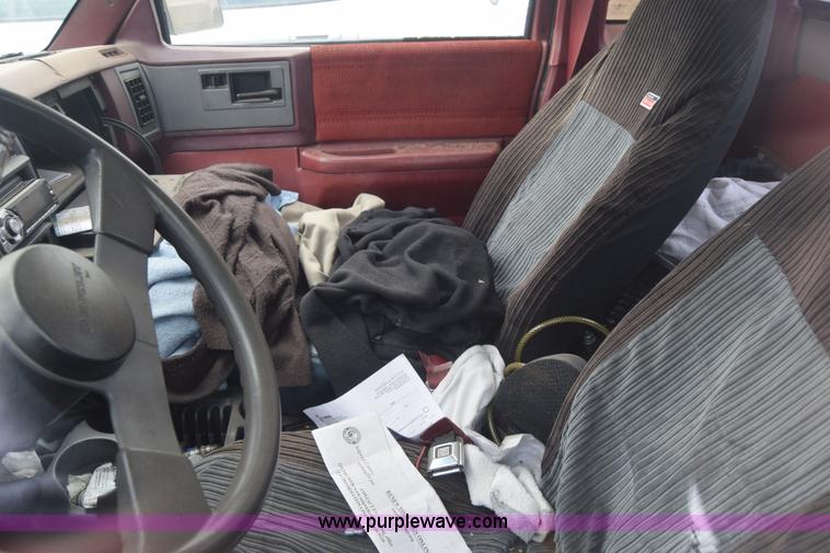 image for item J6659 1989 Chevrolet S10 Ext. Cab pickup truck
