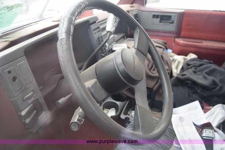 image for item J6659 1989 Chevrolet S10 Ext. Cab pickup truck