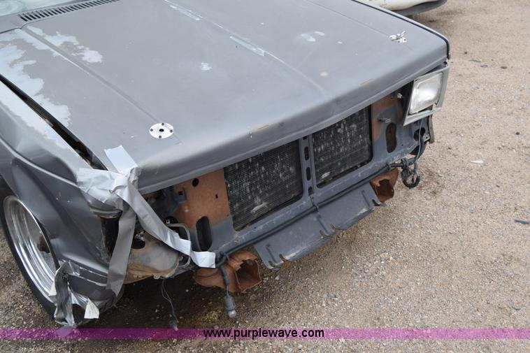 image for item J6659 1989 Chevrolet S10 Ext. Cab pickup truck
