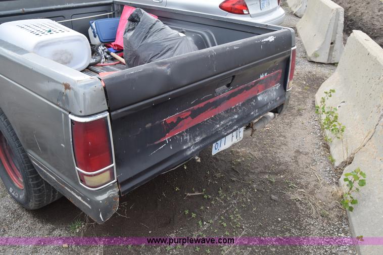 image for item J6659 1989 Chevrolet S10 Ext. Cab pickup truck
