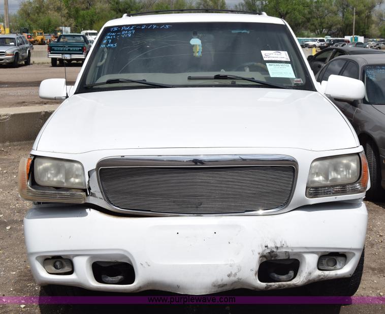 image for item J6663 2000 Cadillac Escalade SUV
